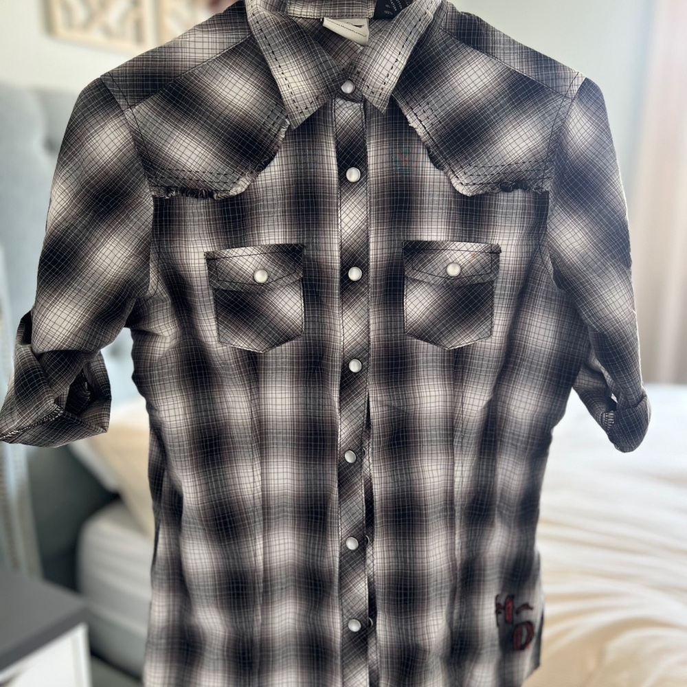 Women’s Black and White Plaid Shirt